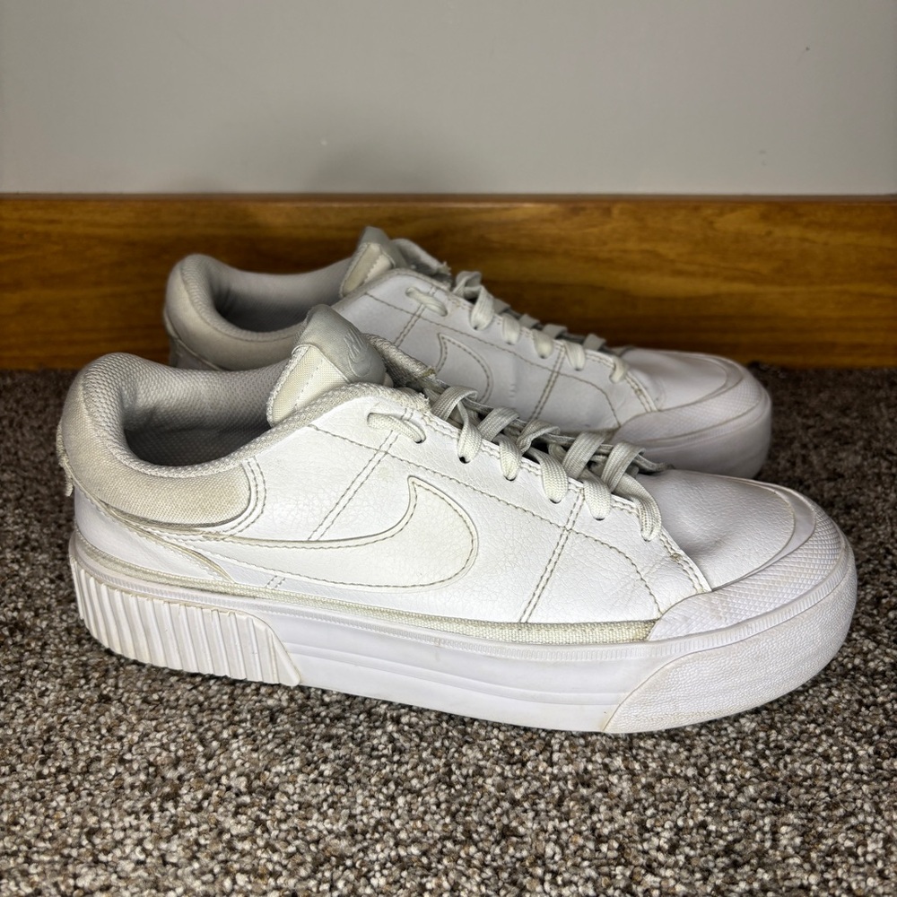 Nike Court Legacy Lift Triple White Womens Size 7.5 Athletic Shoes Sneakers